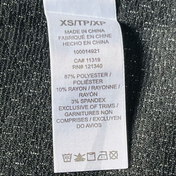 DYNAMITE halter crop top size XS in Black and White Diamond Geometric Pattern - Picture 7 of 10